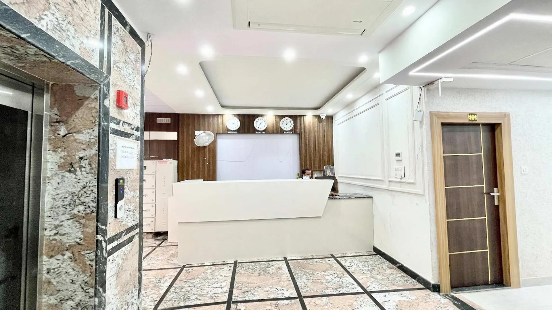 Shree Laxmi Villas Hotel Near Varanasi Railway Station - Fully-Air-Conditioned Hotel At Prime Location, 